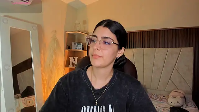 Snapshot of _Niah_ chatting on 01/13/26, 08:47 Niah online show from 01/13/26, 08:47