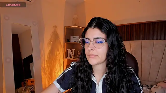 Snapshot of _Niah_ chatting on 02/03/26, 09:09 Niah online show from 02/03/26, 09:09