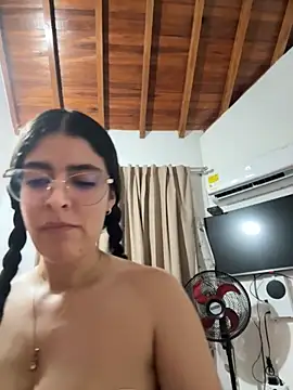 Snapshot of _Niah_ chatting on 02/08/26, 02:04 Niah online show from 02/08/26, 02:04