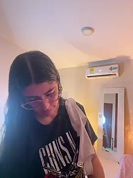 Snapshot of _Niah_ chatting on 02/11/26, 09:09 Niah online show from 02/11/26, 09:09