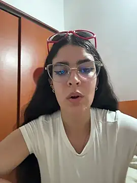 Snapshot of _Niah_ chatting on 02/15/26, 02:08 Niah online show from 02/15/26, 02:08