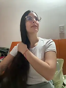 Snapshot of _Niah_ chatting on 02/22/26, 01:40 Niah online show from 02/22/26, 01:40