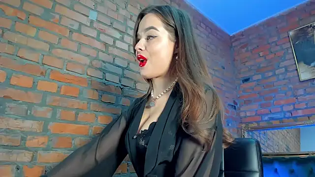 Snapshot of MistressMilana chatting on 12/13/24, 09:20 MistressMilana online show from 12/13/24, 09:20