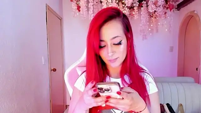 Mia-Bloom online show from 11/05/25, 01:05