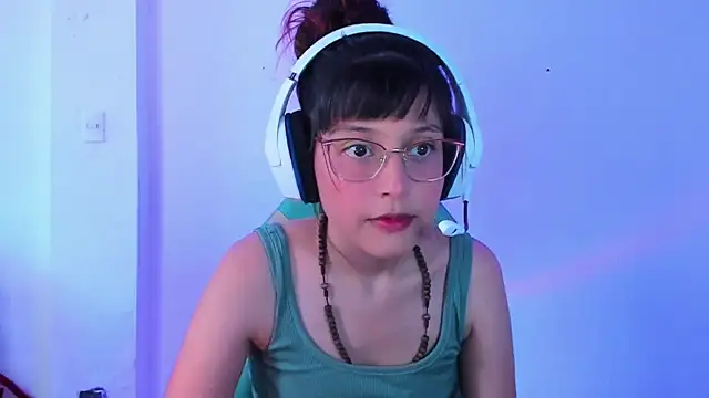 Snapshot of Little_Lisy chatting on 09/28/25, 05:40 Little Lisy online show from 09/28/25, 05:40