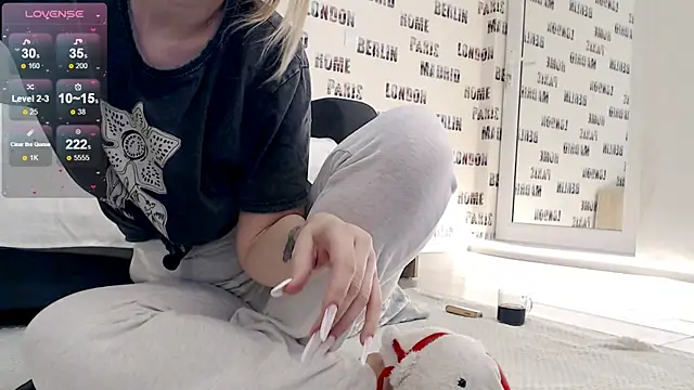 sweetdaiana23 online show from 02/15/25, 01:42