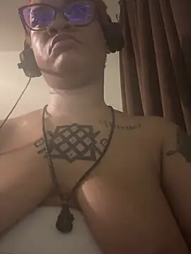 nickytheehawtie online show from 04/14/26, 02:50