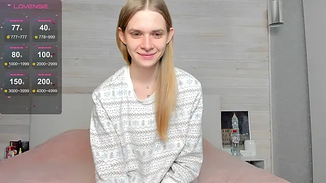 Snapshot of molly_hunt_ chatting on 12/10/24, 03:30 molly hunt online show from 12/10/24, 03:30