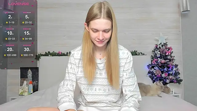 Snapshot of molly_hunt_ chatting on 12/24/24, 04:44 molly hunt online show from 12/24/24, 04:44