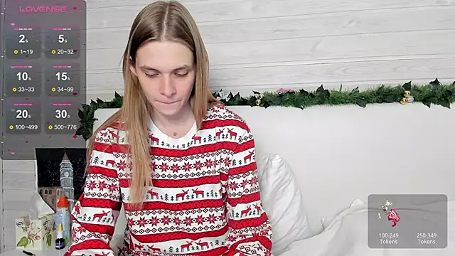 Snapshot of molly_hunt_ chatting on 12/27/24, 12:56 molly hunt online show from 12/27/24, 12:56