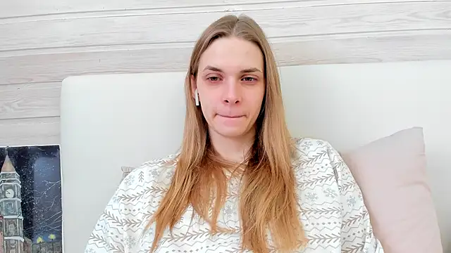 Snapshot of molly_hunt_ chatting on 02/26/25, 02:48 molly hunt online show from 02/26/25, 02:48