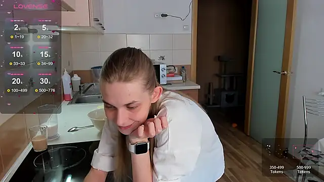 Snapshot of molly_hunt_ chatting on 03/14/25, 09:57 molly hunt online show from 03/14/25, 09:57