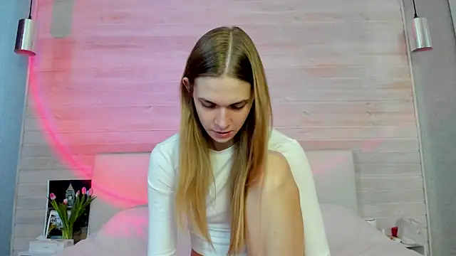 molly hunt  online show from 02/14/26, 06:32