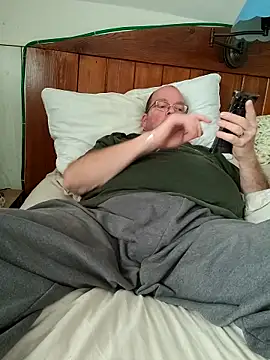 Snapshot of mrwizard4570 chatting on 02/11/26, 03:17 mrwizard4570 online show from 02/11/26, 03:17