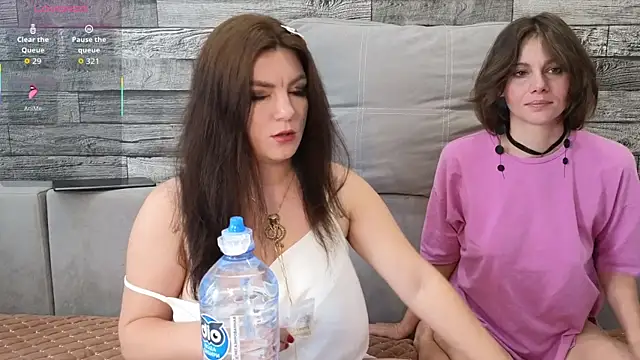 Snapshot of Vika_loves_you chatting on 07/22/26, 03:09 Vika loves you online show from 07/22/26, 03:09