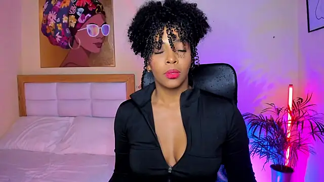 Snapshot of AitanaBrown_ chatting on 04/17/26, 09:29 AitanaBrown online show from 04/17/26, 09:29