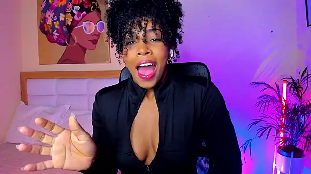 Snapshot of AitanaBrown_ chatting on 04/26/26, 01:20 AitanaBrown online show from 04/26/26, 01:20