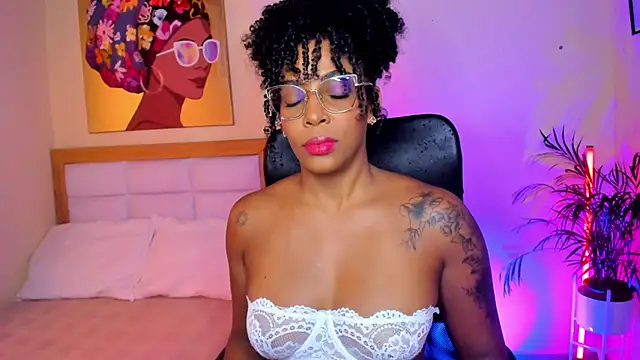 Snapshot of AitanaBrown_ chatting on 04/29/26, 09:21 AitanaBrown online show from 04/29/26, 09:21