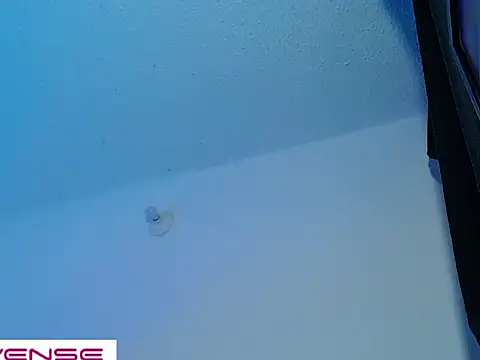 Leon Wild online show from 04/08/26, 02:22