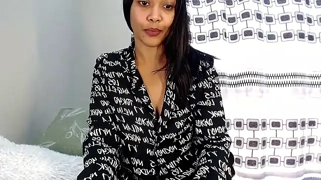  MoniqueLovay  online show from 07/07/26, 11:14
