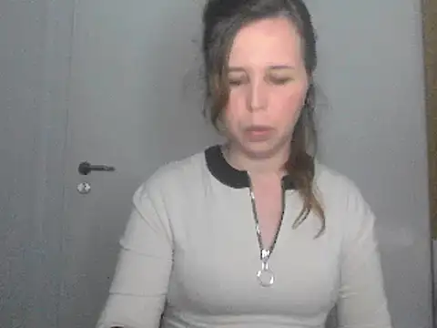 Snapshot of loveis007 chatting on 03/10/25, 09:29 loveis007 online show from 03/10/25, 09:29