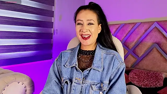 Snapshot of _kelly_hous36 chatting on 02/21/25, 04:05 kelly hous36 online show from 02/21/25, 04:05