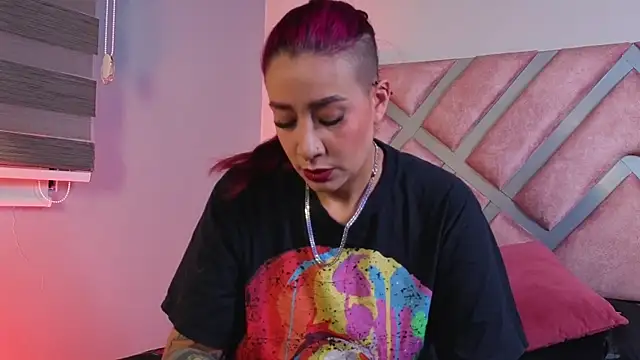 Snapshot of _kelly_hous36 chatting on 10/29/25, 12:29 kelly hous36 online show from 10/29/25, 12:29