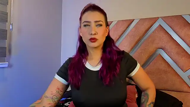 Snapshot of _kelly_hous36 chatting on 11/14/25, 01:21 kelly hous36 online show from 11/14/25, 01:21