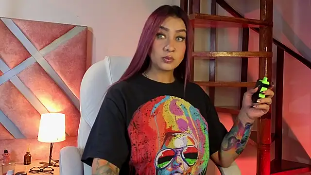 Snapshot of _kelly_hous36 chatting on 12/04/25, 11:30 kelly hous36 online show from 12/04/25, 11:30