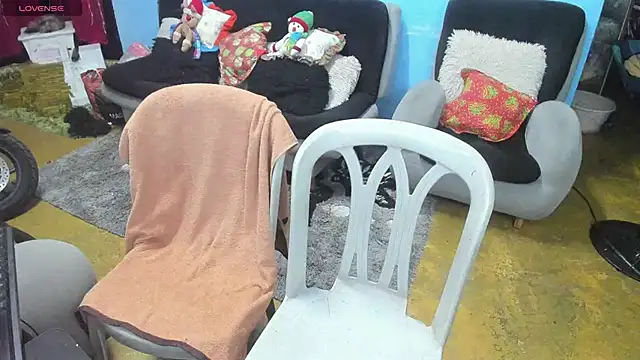 Snapshot of valentinaextreme chatting on 11/26/25, 11:06 valentinaextreme online show from 11/26/25, 11:06