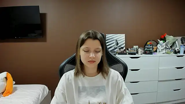 SoniNesti online show from 03/25/26, 02:12