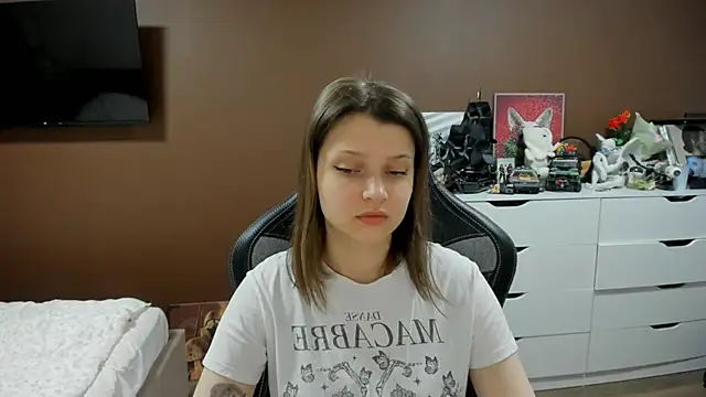 Snapshot of SoniNesti chatting on 05/16/26, 02:27 SoniNesti online show from 05/16/26, 02:27