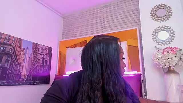 ShaniaBrownn online show from 11/28/25, 07:49