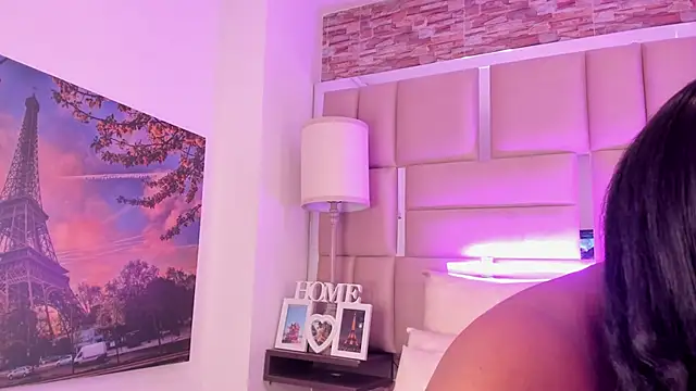 ShaniaBrownn online show from 12/19/25, 08:16