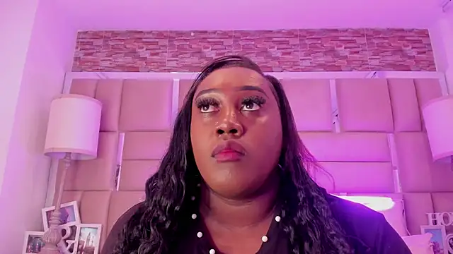 ShaniaBrownn online show from 03/20/26, 07:41