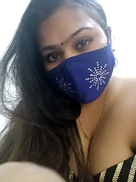 Snapshot of cutee__crazy chatting on 02/13/25, 05:01 cutee  crazy online show from 02/13/25, 05:01