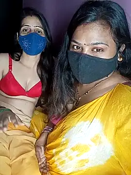 Snapshot of cutee__crazy chatting on 10/08/25, 07:22 cutee  crazy online show from 10/08/25, 07:22