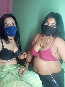 Snapshot of cutee__crazy chatting on 10/14/25, 05:47 cutee  crazy online show from 10/14/25, 05:47