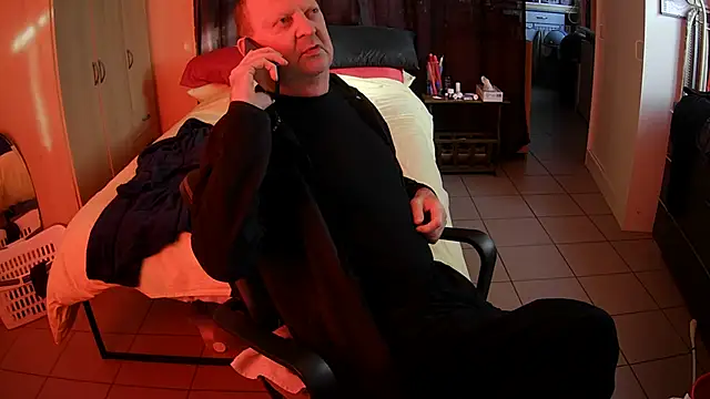 Snapshot of passifsoumis1963 chatting on 11/17/25, 10:21 passifsoumis1963 online show from 11/17/25, 10:21