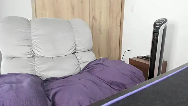 xspecialoomx online show from 04/13/26, 07:41