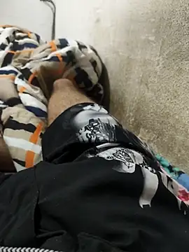 Snapshot of KleberL chatting on 12/17/25, 05:02 KleberL online show from 12/17/25, 05:02