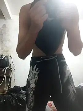 Snapshot of KleberL chatting on 12/17/25, 10:05 KleberL online show from 12/17/25, 10:05