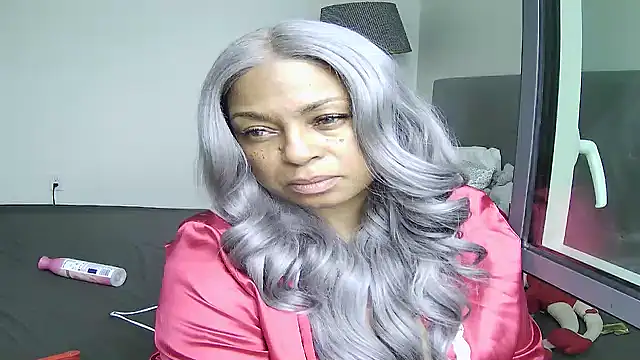 Snapshot of MSweetLindaParks chatting on 06/22/26, 03:31 MSweetLindaParks online show from 06/22/26, 03:31