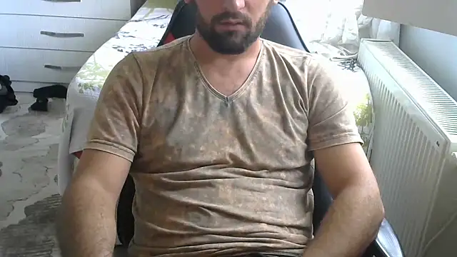 Snapshot of crazybaby5461 chatting on 10/04/25, 12:03 crazybaby5461 online show from 10/04/25, 12:03