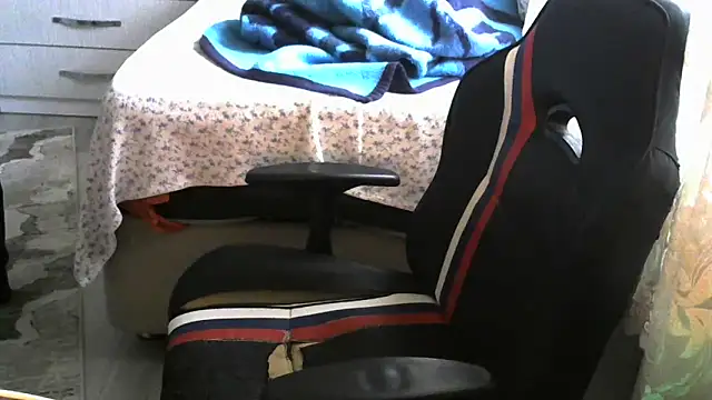 Snapshot of crazybaby5461 chatting on 11/11/25, 01:33 crazybaby5461 online show from 11/11/25, 01:33