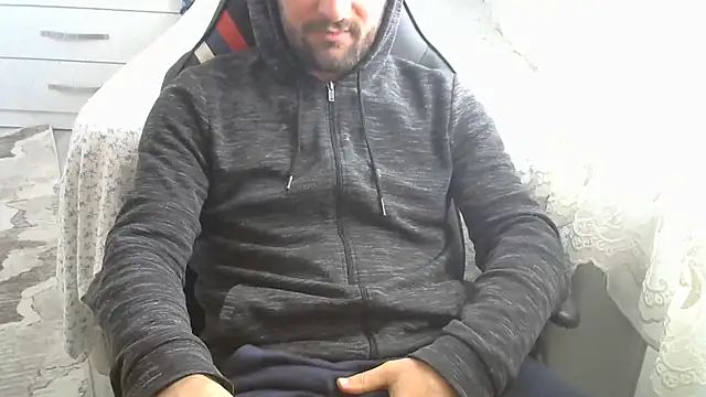 Snapshot of crazybaby5461 chatting on 11/17/25, 11:49 crazybaby5461 online show from 11/17/25, 11:49