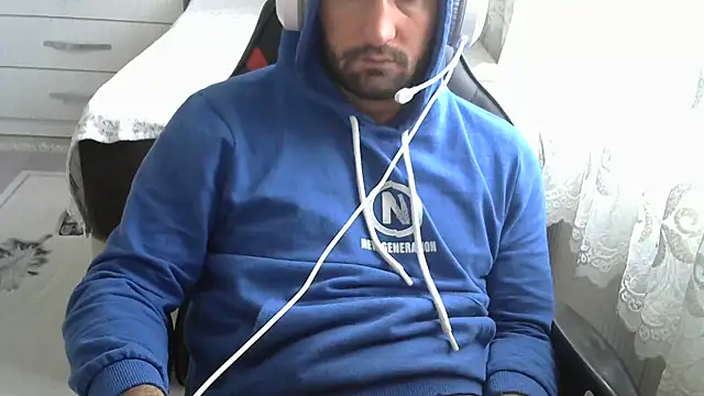 Snapshot of crazybaby5461 chatting on 01/15/26, 01:26 crazybaby5461 online show from 01/15/26, 01:26