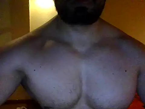 Snapshot of marcus002001 chatting on 04/22/26, 02:58 marcus002001 online show from 04/22/26, 02:58