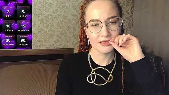 Snapshot of AgnesGraham chatting on 02/21/25, 08:27 AgnesGraham online show from 02/21/25, 08:27