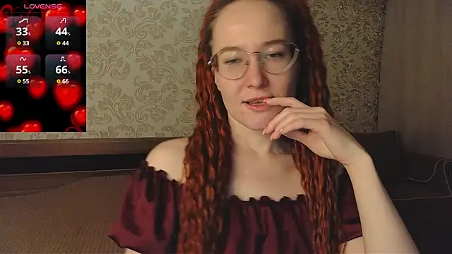 Snapshot of AgnesGraham chatting on 03/10/25, 01:23 AgnesGraham online show from 03/10/25, 01:23